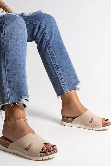 Chanclas beige con plantilla de piel Masha