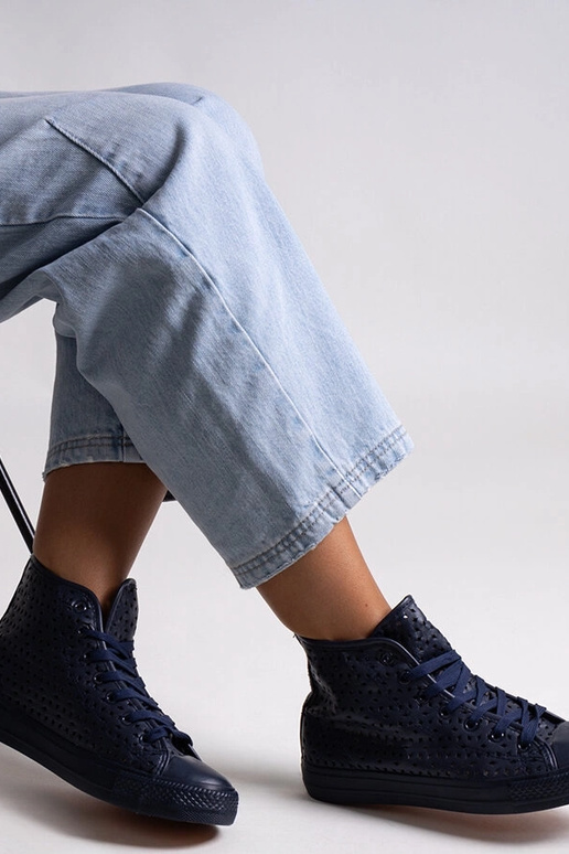 Zapatillas altas caladas azul marino...