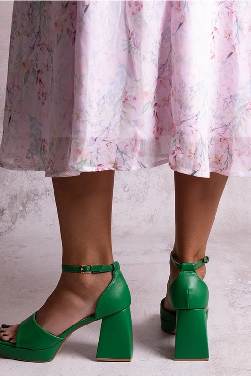 Sandalias verdes de tacón Vesna