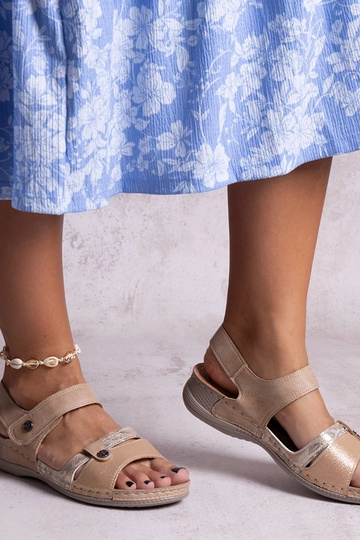 Sandalias de plataforma...