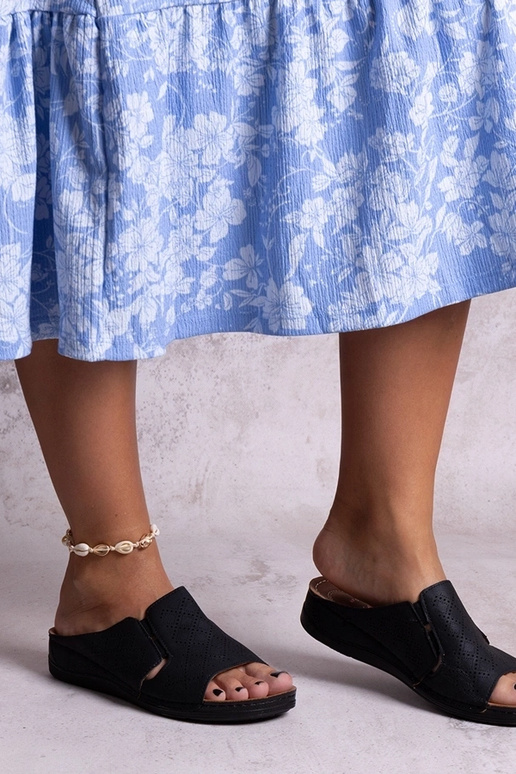 Chanclas Marouna negras perforadas