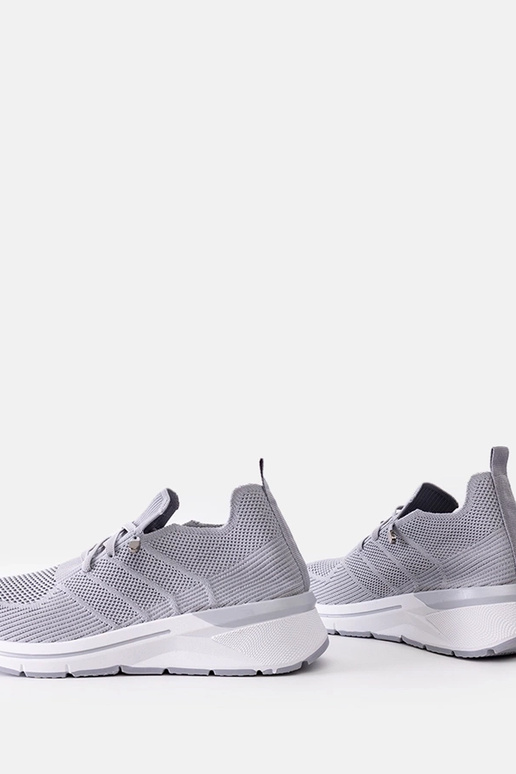 Zapatillas sin cordones de color gris...