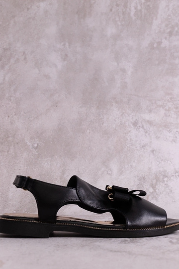 Sandalias negras con lazo y...
