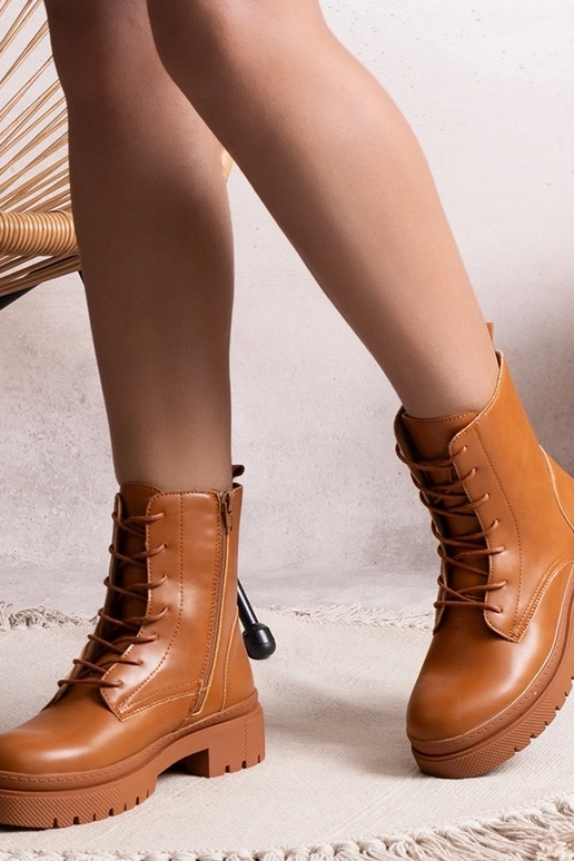 Botines clásicos marrón con forro...