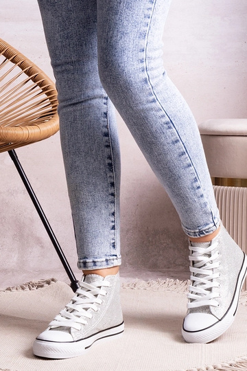 Zapatillas altas plateadas... 2