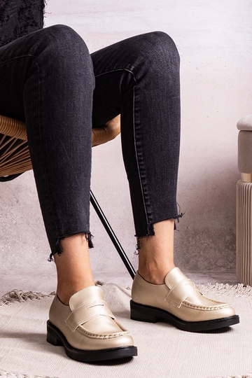 Mocasines elegantes dorados... 2