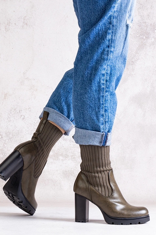 Botines verdes con tacón ancho de...