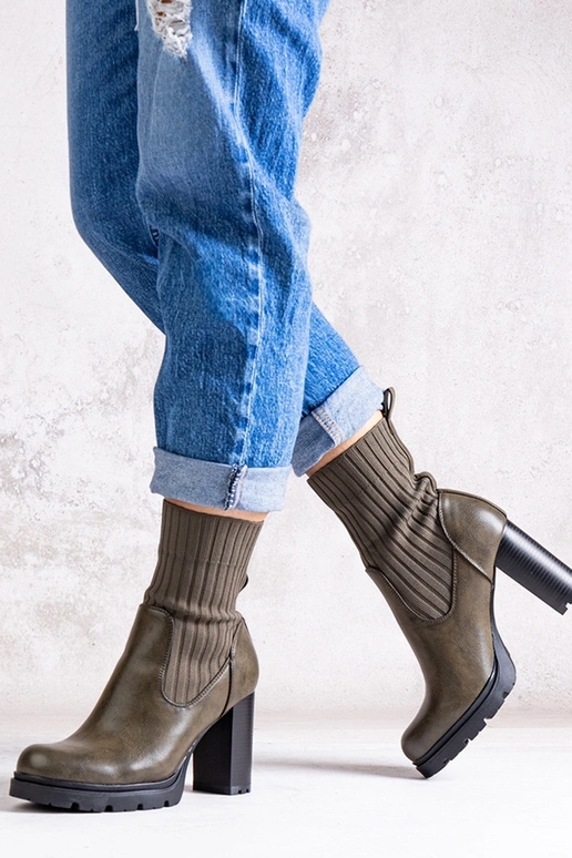 Botines verdes con tacón ancho de...