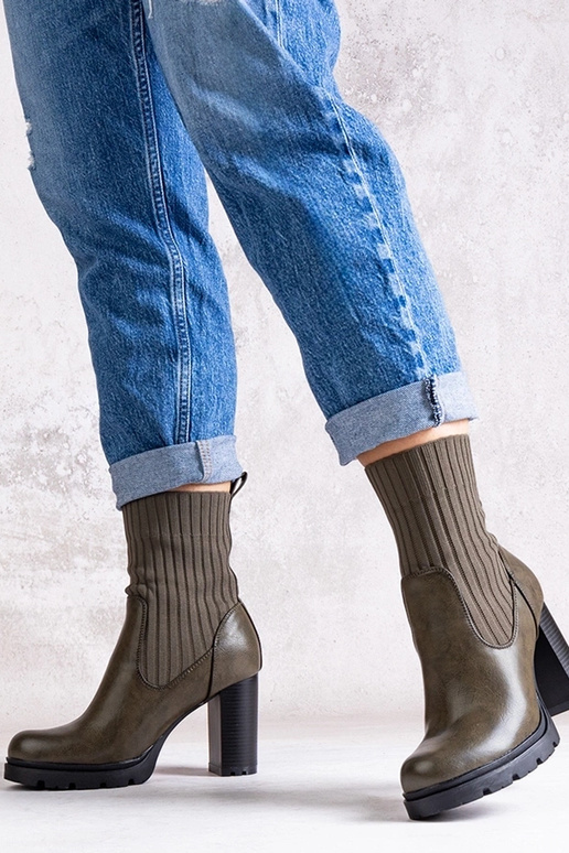 Botines verdes con tacón ancho de...