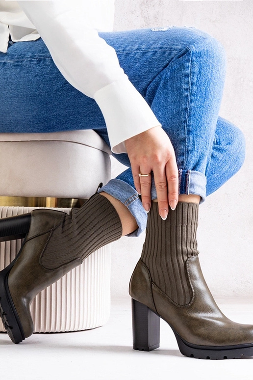 Botines verdes con tacón ancho de...