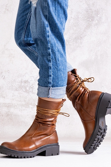 Botas marrones de piel ecológica Sahera