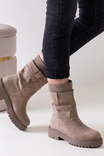 Botines beige sin cordones... 2