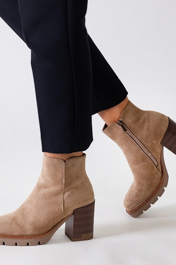 Botines beige con tacón de... 2