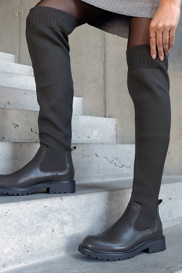 Botas largas de caña... 2