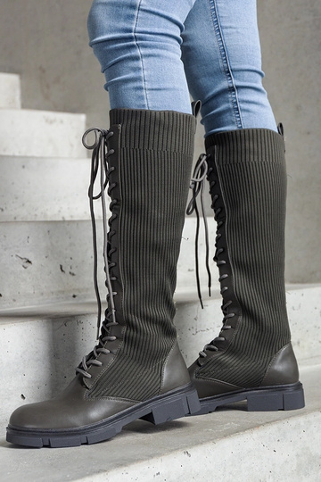 Botas sin cordones con caña...