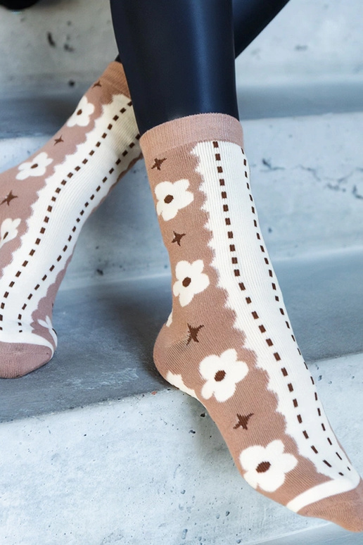 Calcetines cálidos blancos y negros... Calcetines cálidos blancos y negros...