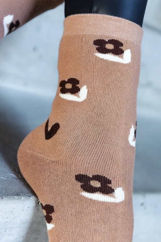 Calcetines cálidos blancos y negros... Calcetines cálidos blancos y negros...