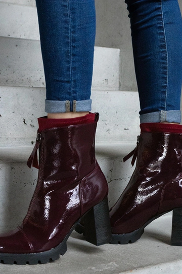 Botines de piel charol...