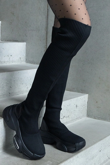 Botas negras sin cierre con... 2