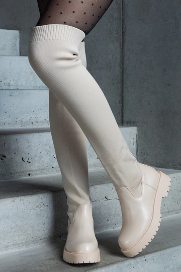 Botas beige claro con caña... 2