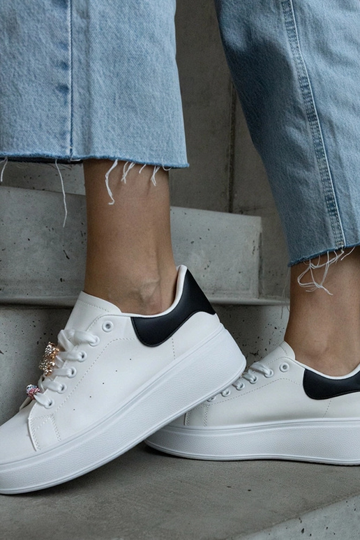 Zapatillas blancas de plataforma...