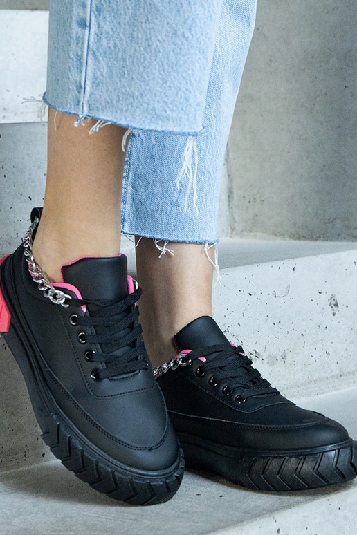 Zapatillas negras con cadena Thilda