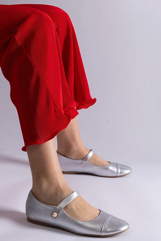 Bailarinas de punta de charol... Bailarinas de punta de charol...