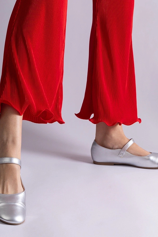 Bailarinas de punta de charol... Bailarinas de punta de charol...