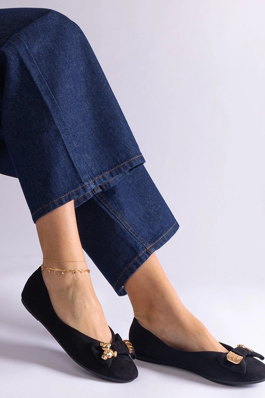 Bailarinas negras decoradas con lazo... Bailarinas negras decoradas con lazo...