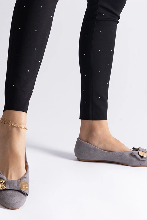 Bailarinas grises decoradas con lazo... Bailarinas grises decoradas con lazo...