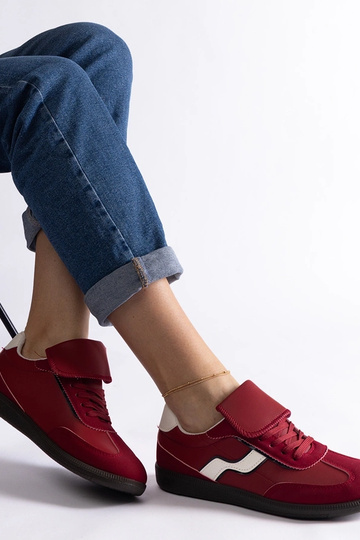 Zapatillas bajas rojas con cordones Edelmira 2