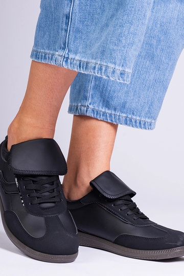 Zapatillas deportivas de mujer negras bajas con cordones Edelmira
