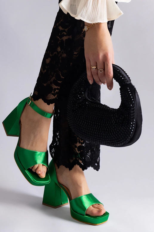 Sandalias de tacón grueso de satén...