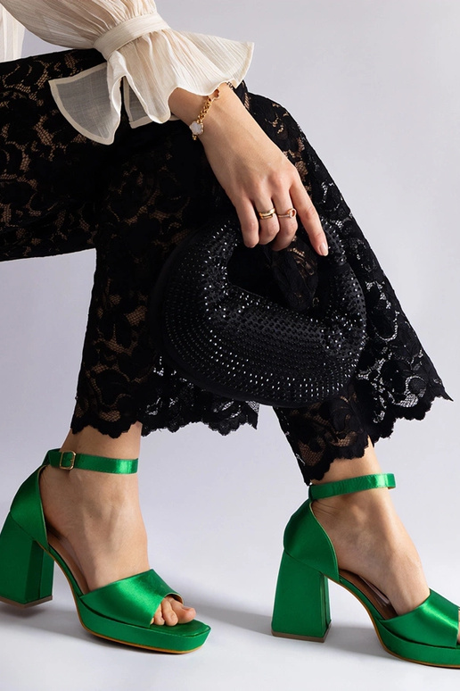 Sandalias de tacón grueso de satén...