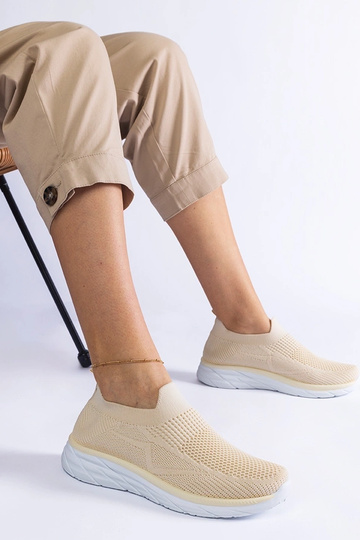 Zapatillas deportivas beige...