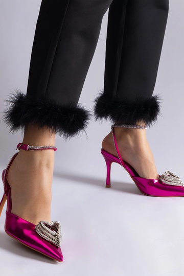 Zapatos de salón abiertos en color rosa decorados con circonitas Isoda