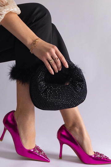 Stilettos de charol rosa... 2