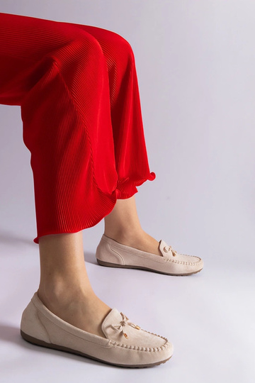 Mocasines de ante beige con lazo Treja