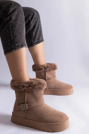 Botas de nieve marrones...