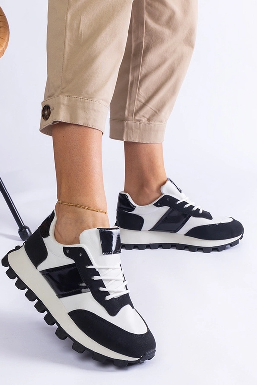 Zapatillas negras con protector...