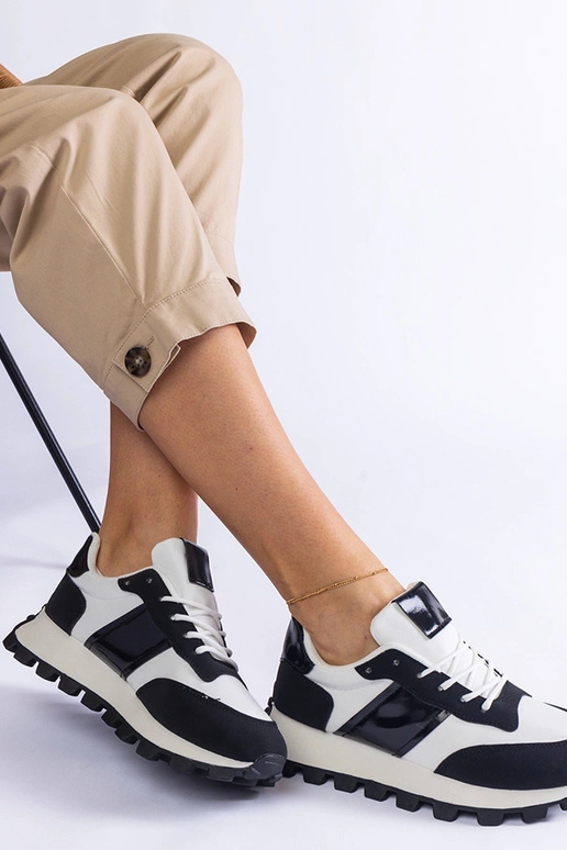 Zapatillas negras con protector...