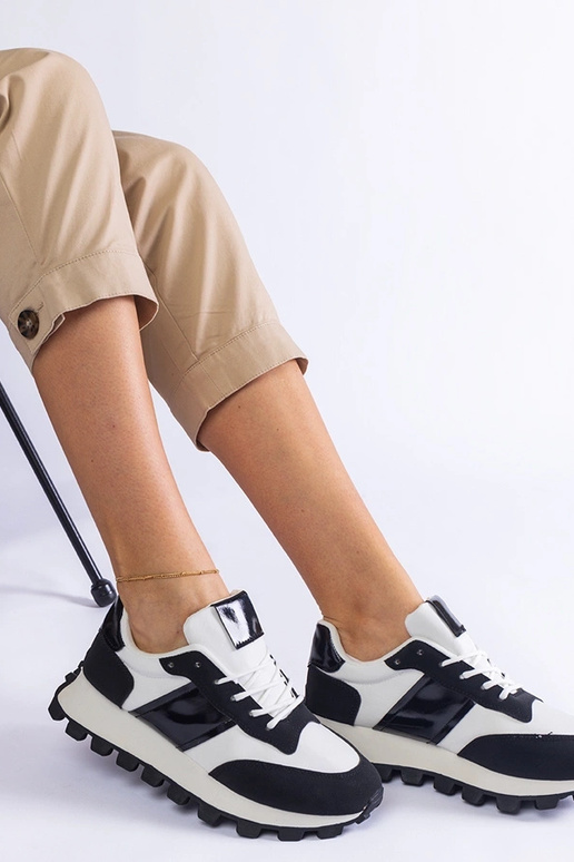 Zapatillas negras con protector...