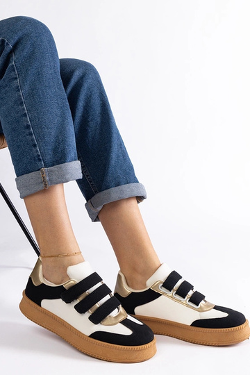 Zapatillas deportivas... 2