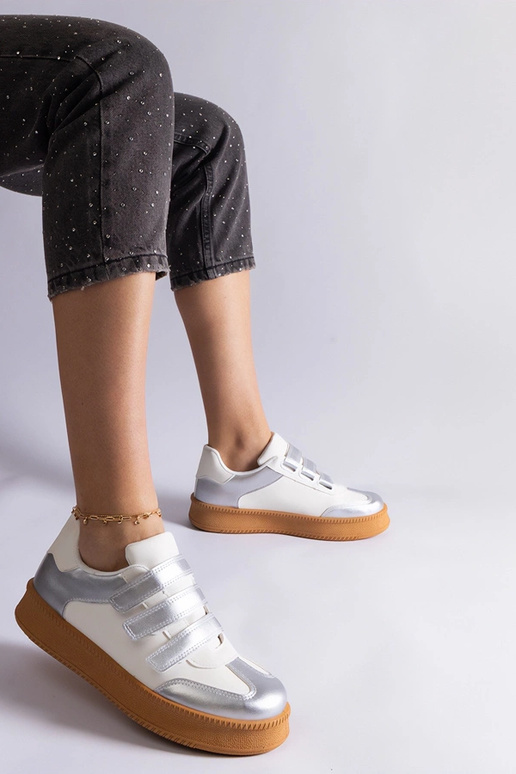 Zapatillas plateadas con cierre de...