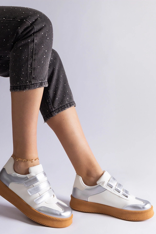 Zapatillas plateadas con cierre de...