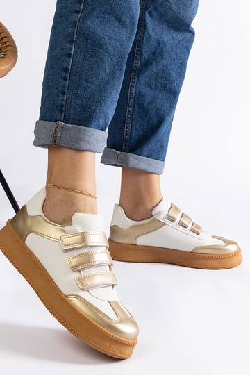 Zapatillas deportivas con velcro dorado de Mena 2