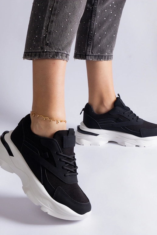 Zapatillas negras con suela más...