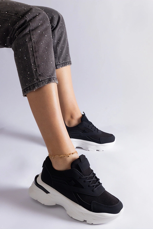 Zapatillas negras con suela más...