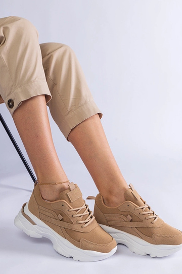 Zapatillas marrones con suela más gruesa Guerrera