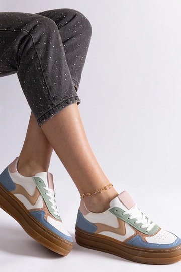 Zapatillas azules con suela... 2